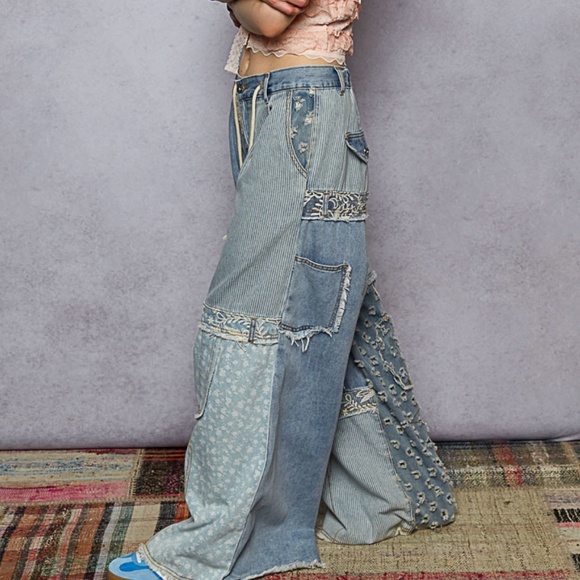 POL Light Wash Floral Print Stretchy Waist Wide leg Denim Jeans - Picture 2 of 7